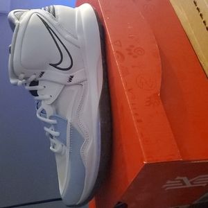 Nike kyrie infinity